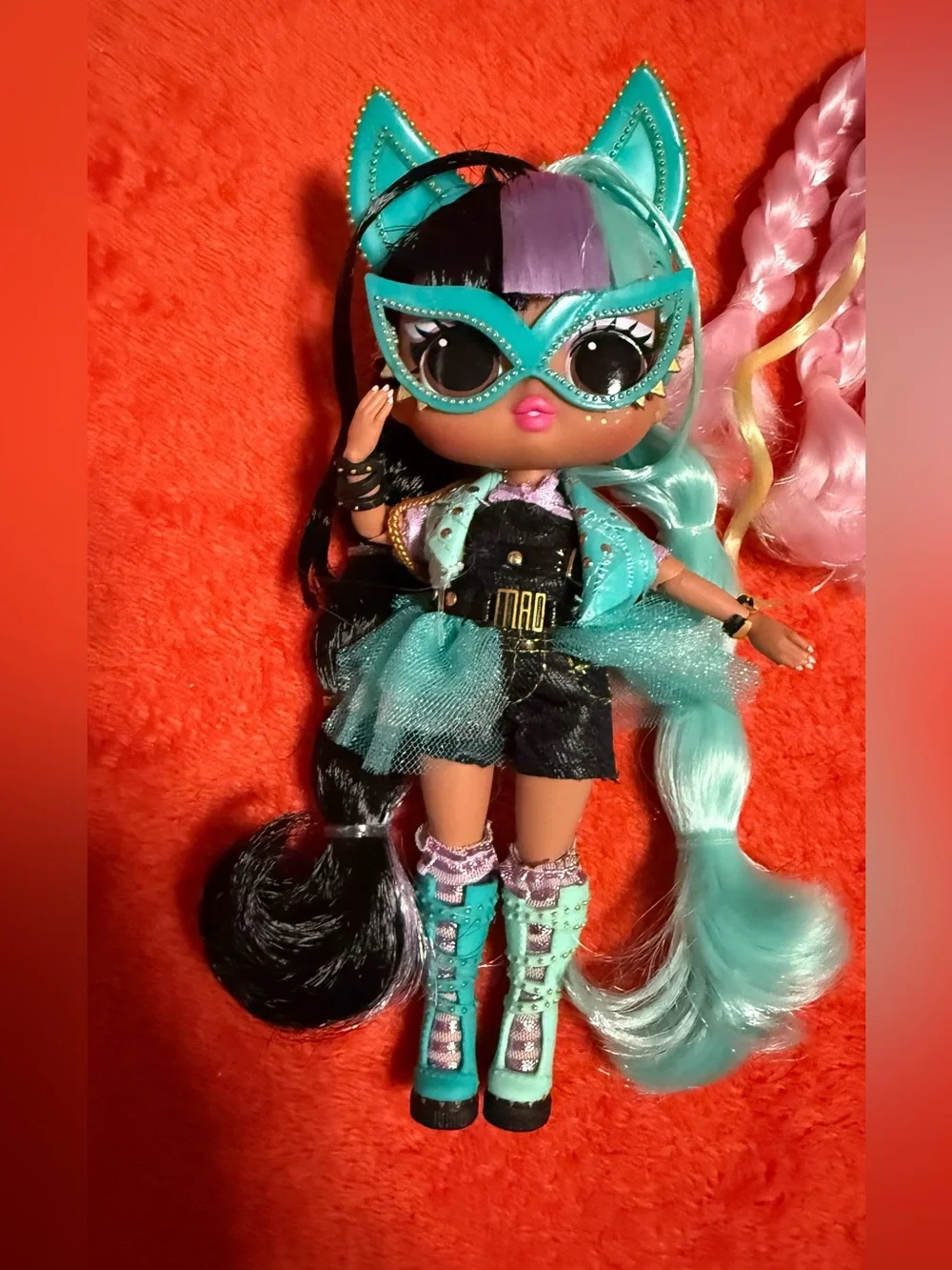 Omg Accessories bundle includes